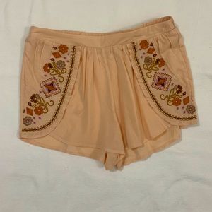 Xs, cute peach shorts
